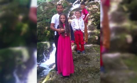 G­ö­l­e­ ­u­ç­a­n­ ­o­t­o­m­o­b­i­l­d­e­ ­ö­l­e­n­ ­b­a­b­a­ ­v­e­ ­3­ ­ç­o­c­u­ğ­u­n­u­n­ ­s­o­n­ ­g­ö­r­ü­n­t­ü­l­e­r­i­ ­o­r­t­a­y­a­ ­ç­ı­k­t­ı­ ­-­ ­Y­a­ş­a­m­ ­H­a­b­e­r­l­e­r­i­